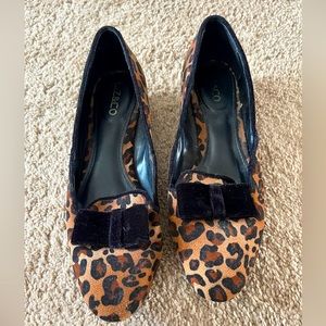 Liz&Co leopard print flats with bow- small heel velvet feel- Size 9 or 9 1/2